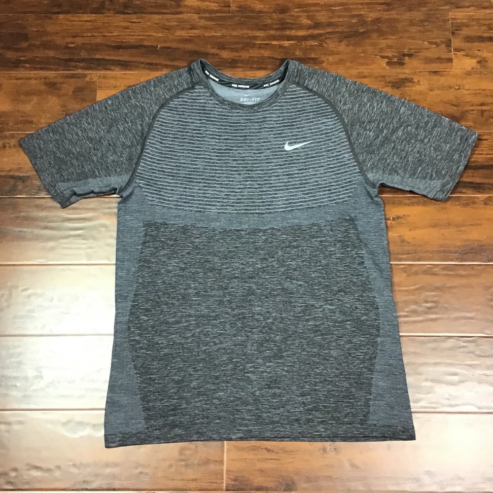 Men’s Nike knit running shirt